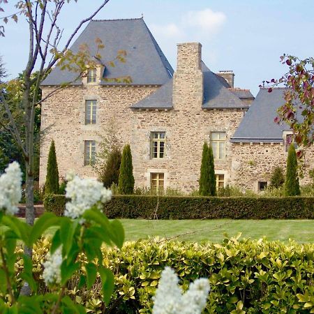 Gite Le Logis - Manoir Le Plessix Madeuc Corseul Exterior photo